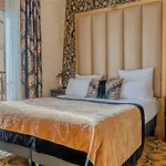 De L'empereur By Malone 3* Paris