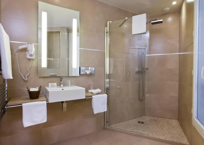 De L'empereur 3* Paris